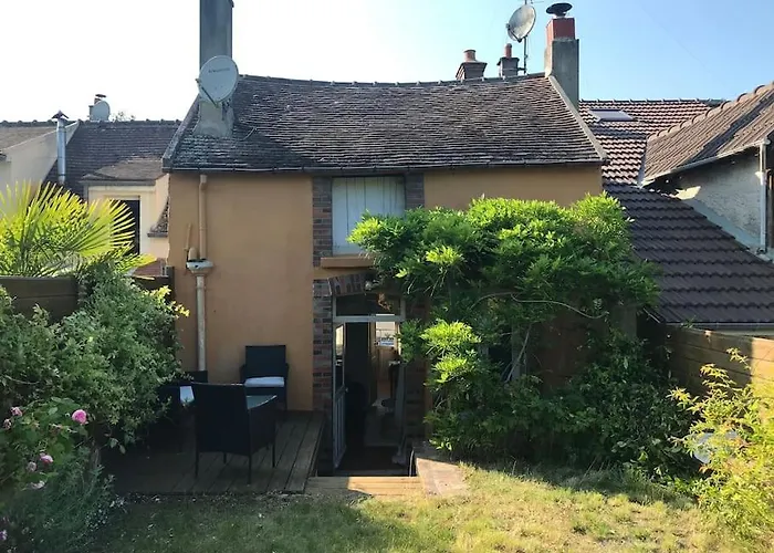 Maisonnette Le Long Du Loing